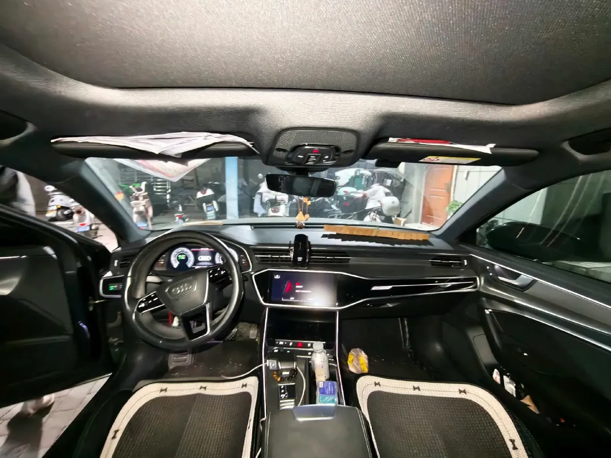 2020 Audi A6L 2.0T 252HP L4 7DCT PHEV 14.1KWH,autocango,china used car exporter,china ev exporter,chinese used car exporter,chinese used ev exporter