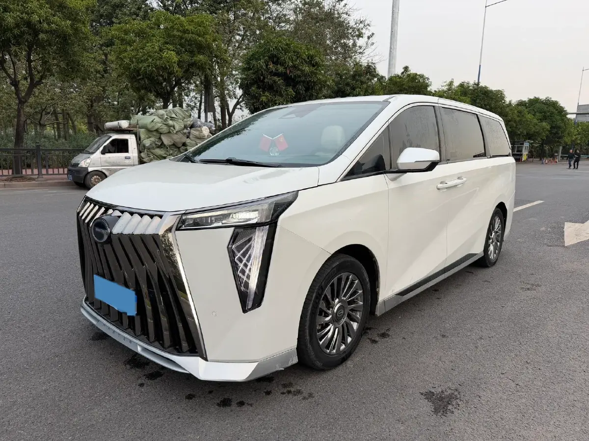 2023 GAC Trumpchi M8 2.0T 190HP L4 E-CVT Hybrid