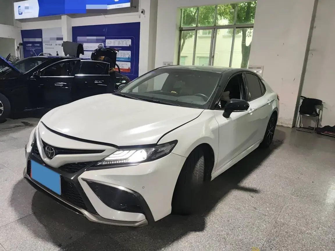 2021 Toyota Camry 2.5L 209HP L4 8AT