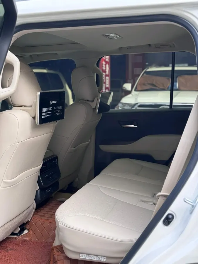 2021 BMW X7 3.0T 340HP L6 8AT,autocango,china used car exporter,china ev exporter,chinese used car exporter,chinese used ev exporter