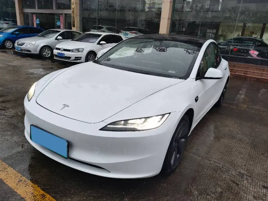 2025 Tesla Model 3 BEV 62.5KWH