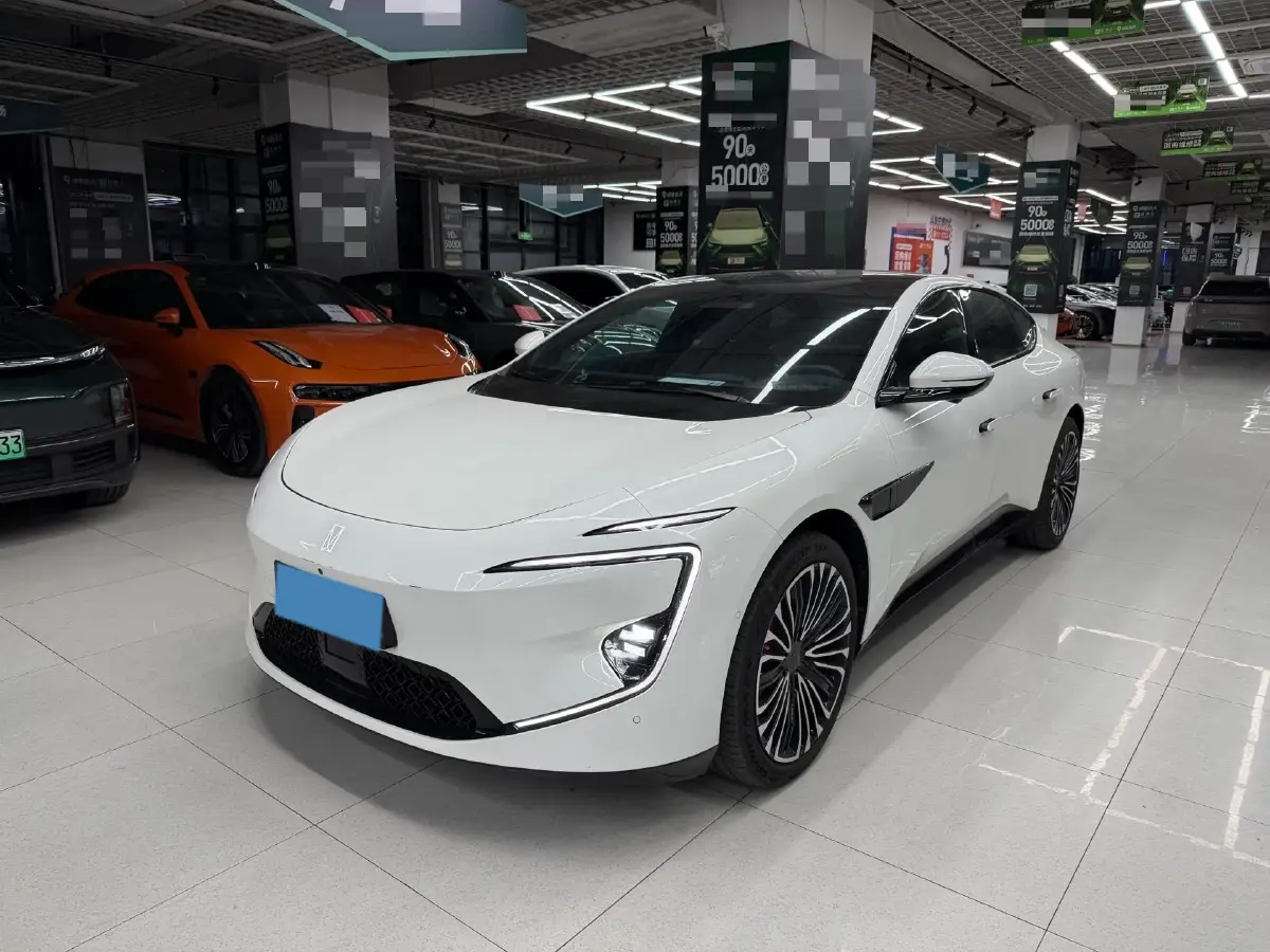 2025 Avatr 12 1.5T 156HP L4 REEV 39.05KWH