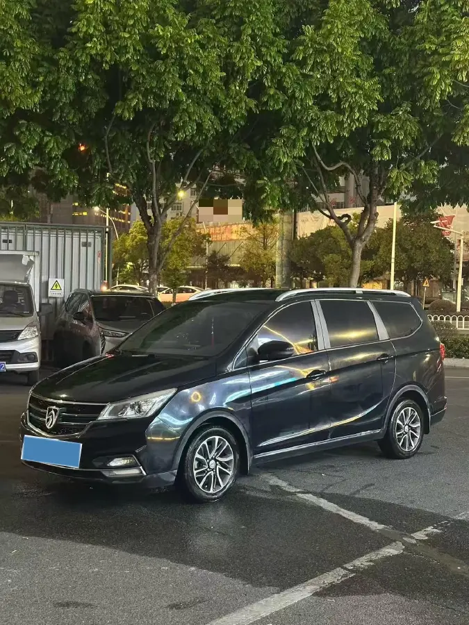 2017 BaoJun 730 1.5T 150HP L4 6MT 2017 BaoJun 730 1.5T 150HP L4 6MT