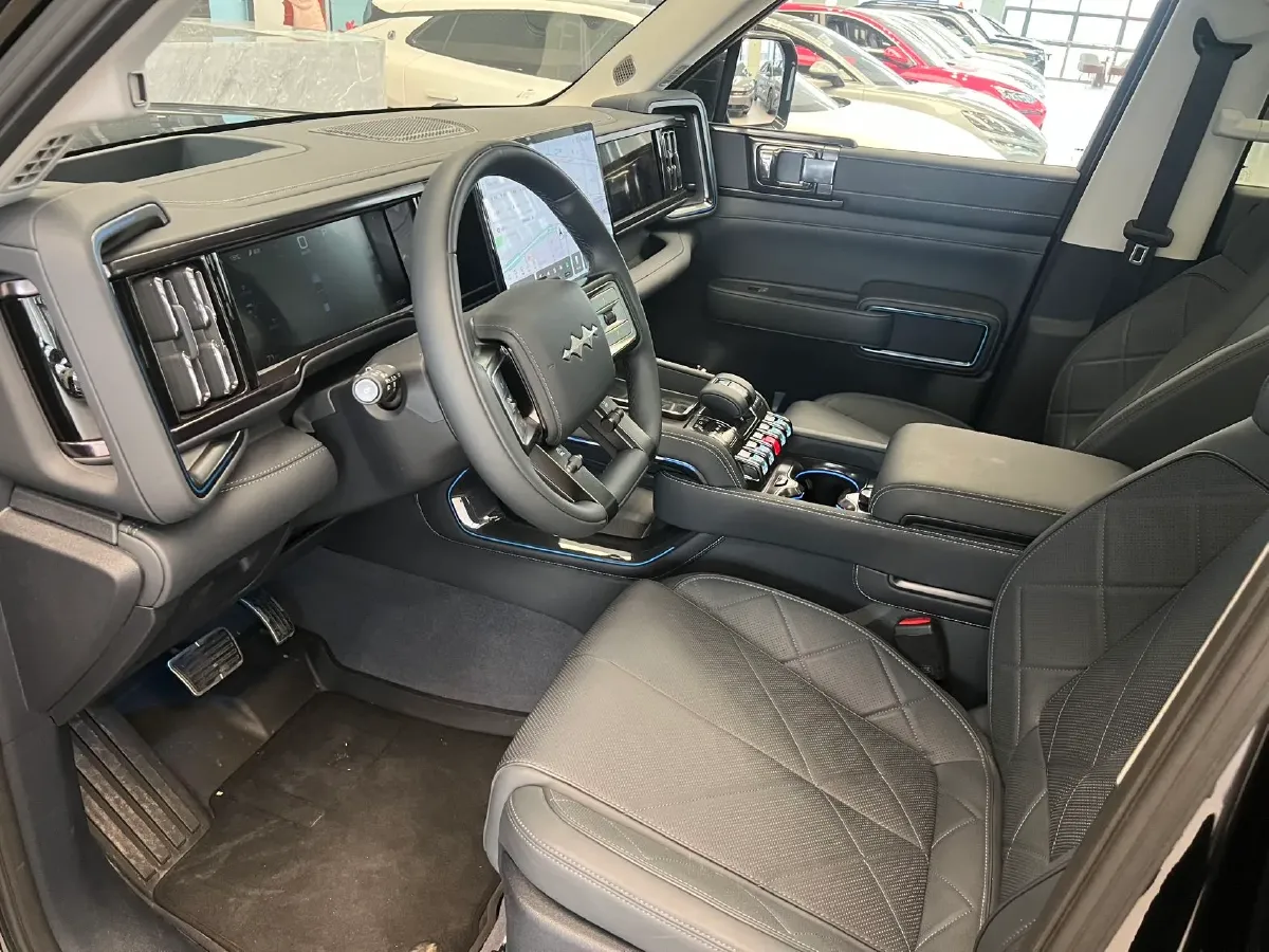 2025 FangChengBao Bao 5 1.5T 194HP L4 E-CVT PHEV 31.8KWH,autocango,china used car exporter,china ev exporter,chinese used car exporter,chinese used ev exporter