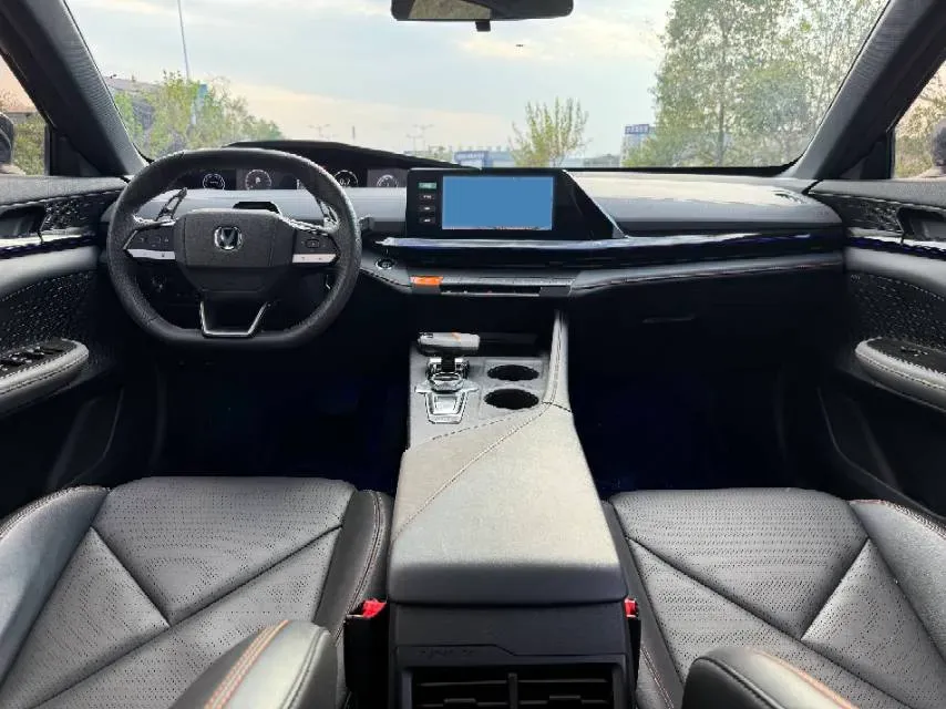 2022 ChangAn UNI-V 1.5T 188HP L4 7DCT,autocango,china used car exporter,china ev exporter,chinese used car exporter,chinese used ev exporter