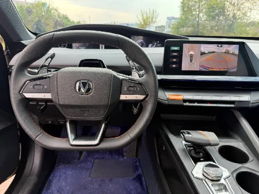 2022 ChangAn UNI-V 1.5T 188HP L4 7DCT,autocango,china used car exporter,china ev exporter,chinese used car exporter,chinese used ev exporter