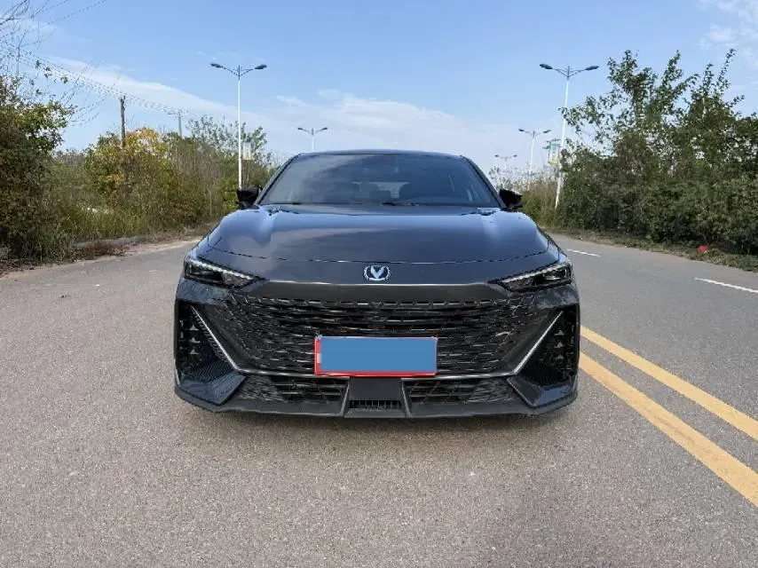 2022 ChangAn UNI-V 1.5T 188HP L4 7DCT,autocango,china used car exporter,china ev exporter,chinese used car exporter,chinese used ev exporter