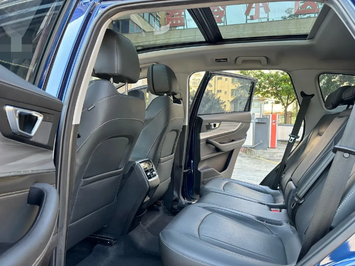 2021 Chery Tiggo 8 Plus 1.6T 197HP L4 7DCT,autocango,china used car exporter,china ev exporter,chinese used car exporter,chinese used ev exporter