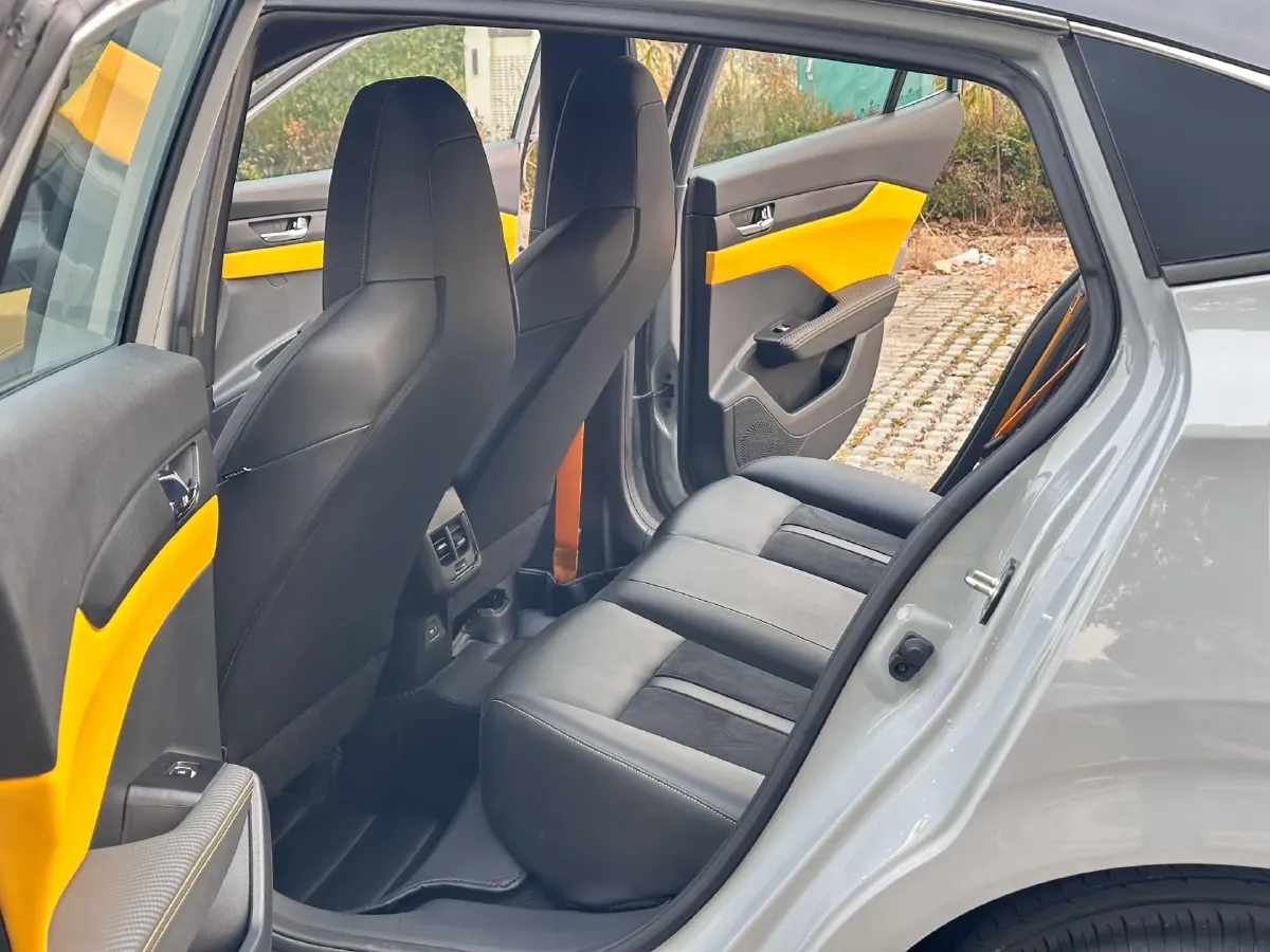 2023 DongFeng Aeolus YiXuan 1.5T 197HP L4 6DCT,autocango,china used car exporter,china ev exporter,chinese used car exporter,chinese used ev exporter