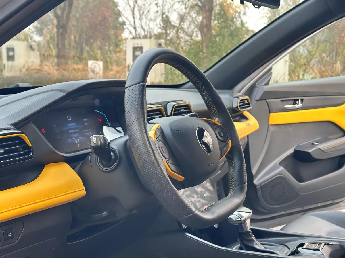 2023 DongFeng Aeolus YiXuan 1.5T 197HP L4 6DCT,autocango,china used car exporter,china ev exporter,chinese used car exporter,chinese used ev exporter