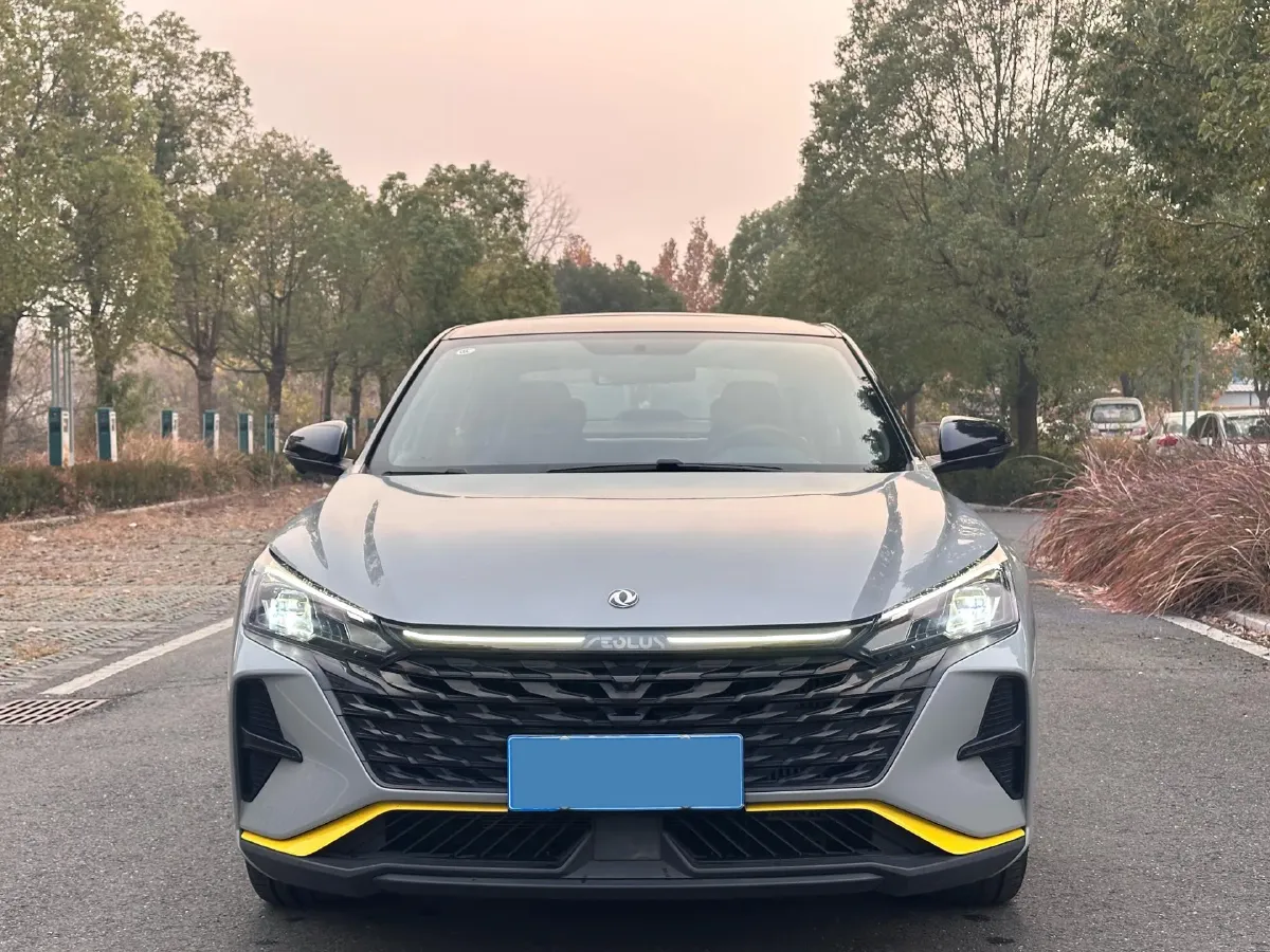2023 DongFeng Aeolus YiXuan 1.5T 197HP L4 6DCT,autocango,china used car exporter,china ev exporter,chinese used car exporter,chinese used ev exporter