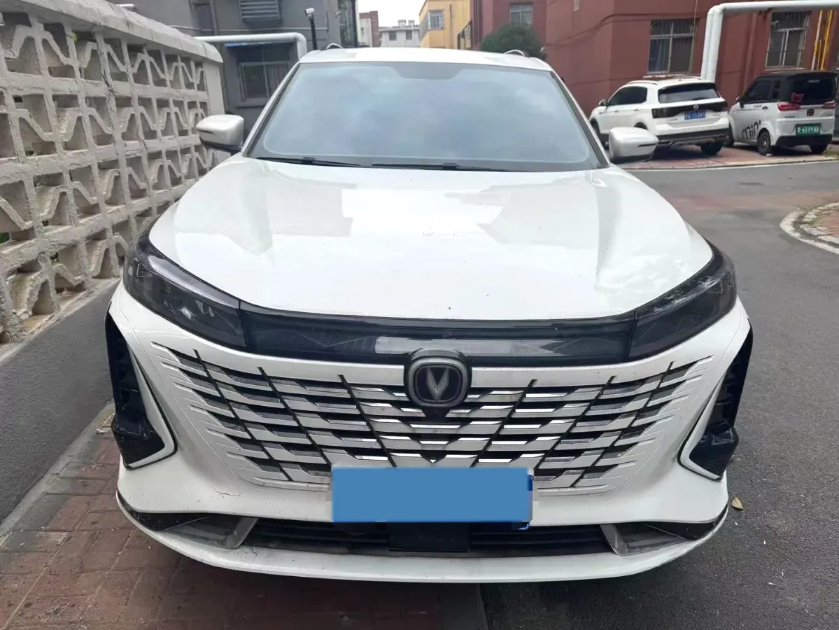 2023 ChangAn CS75 Plus 1.5T 188HP L4 8AT,autocango,china used car exporter,china ev exporter,chinese used car exporter,chinese used ev exporter