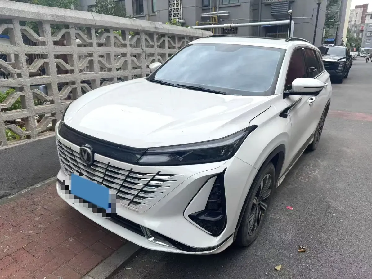 2023 ChangAn CS75 Plus 1.5T 188HP L4 8AT,autocango,china used car exporter,china ev exporter,chinese used car exporter,chinese used ev exporter