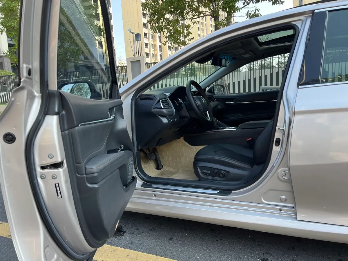 2019 Toyota Camry 2.5L 209HP L4 8AT,autocango,china used car exporter,china ev exporter,chinese used car exporter,chinese used ev exporter