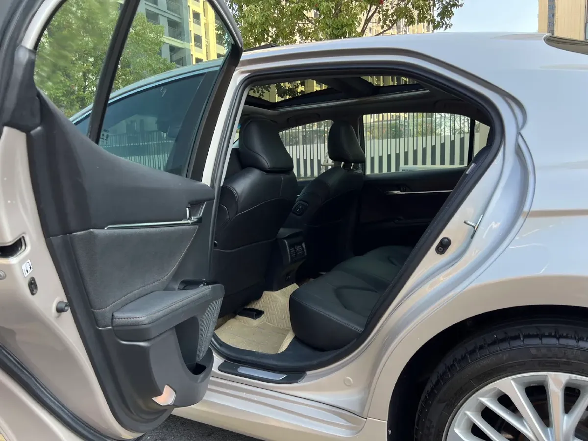 2019 Toyota Camry 2.5L 209HP L4 8AT,autocango,china used car exporter,china ev exporter,chinese used car exporter,chinese used ev exporter