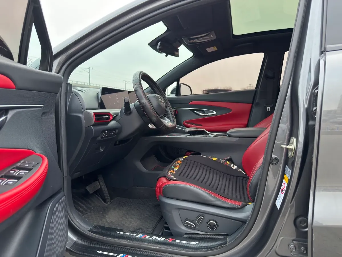 2021 ChangAn UNI-T 1.5T 180HP L4 7DCT,autocango,china used car exporter,china ev exporter,chinese used car exporter,chinese used ev exporter