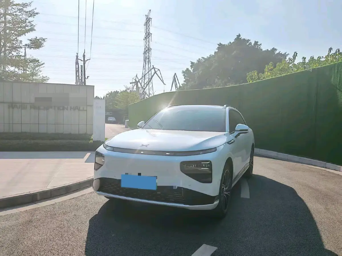 2022 Xpeng G9 BEV 98KWH