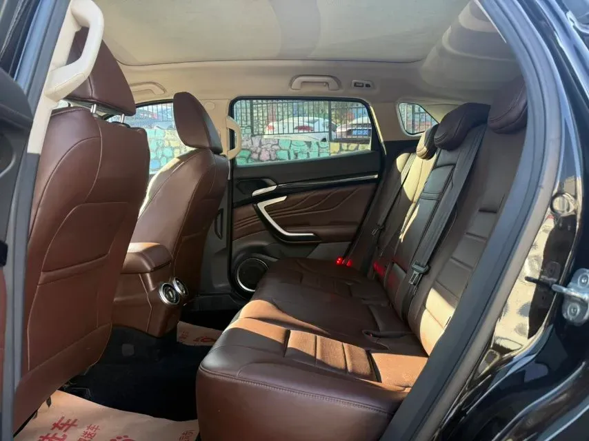 2017 WEY VV7 2.0T 234HP L4 7DCT,autocango,china used car exporter,china ev exporter,chinese used car exporter,chinese used ev exporter