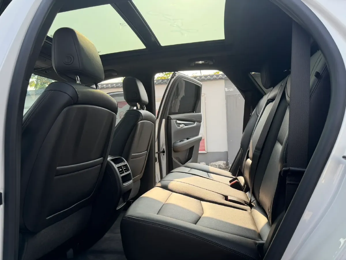 2021 Cadillac XT5 2.0T 237HP L4 9AT,autocango,china used car exporter,china ev exporter,chinese used car exporter,chinese used ev exporter