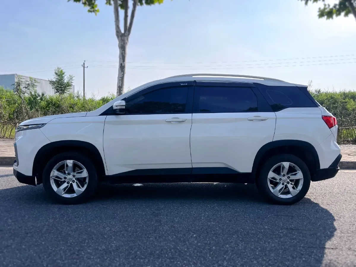 2018 BaoJun 530 1.5T 150HP L4 6MT,autocango,china used car exporter,china ev exporter,chinese used car exporter,chinese used ev exporter