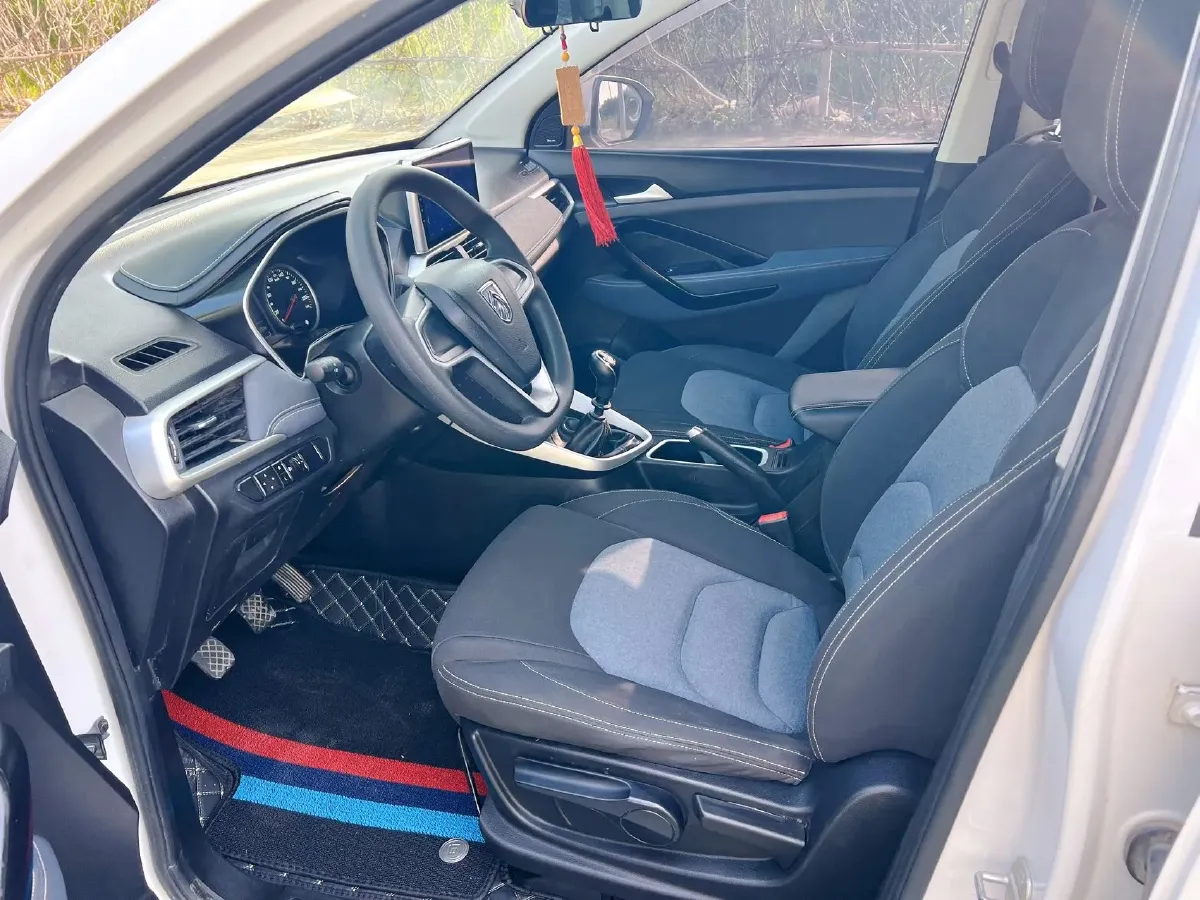 2018 BaoJun 530 1.5T 150HP L4 6MT,autocango,china used car exporter,china ev exporter,chinese used car exporter,chinese used ev exporter