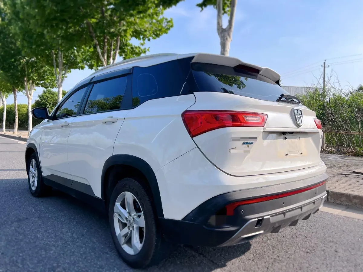 2018 BaoJun 530 1.5T 150HP L4 6MT,autocango,china used car exporter,china ev exporter,chinese used car exporter,chinese used ev exporter