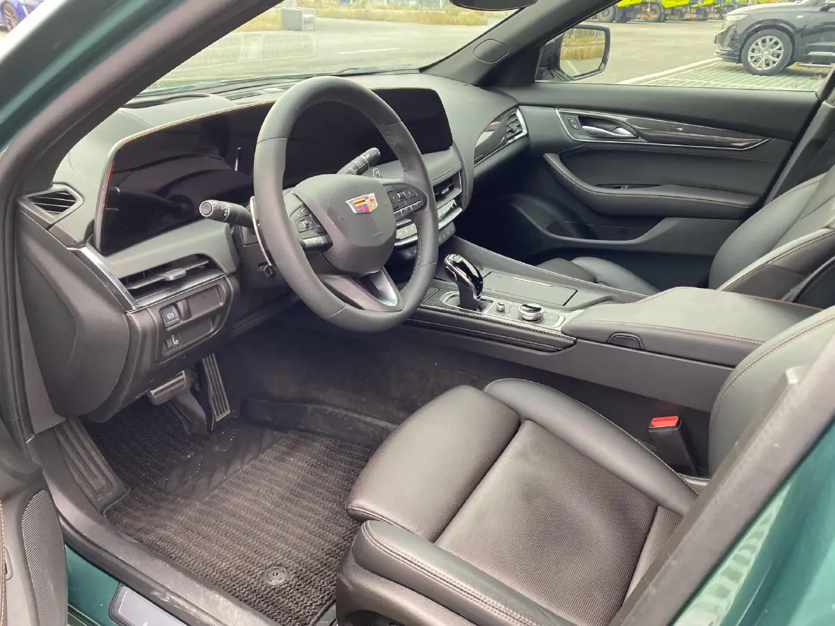 2025 Cadillac CT5 2.0T 237HP L4 10AT,autocango,china used car exporter,china ev exporter,chinese used car exporter,chinese used ev exporter