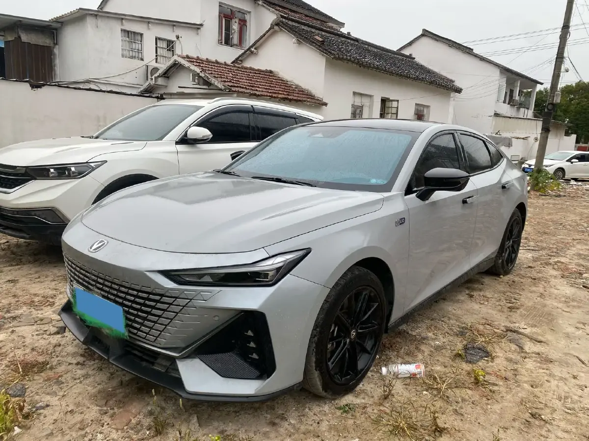 2023 ChangAn UNI-V iDD 1.5T 170HP L4 6TCT PHEV 18.4KWH