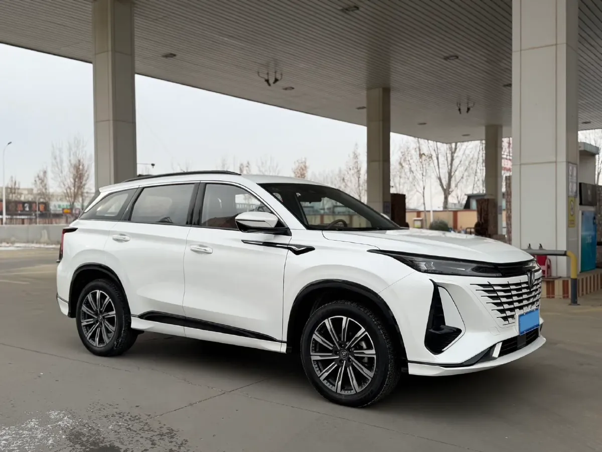 2023 ChangAn CS75 Plus 1.5T 188HP L4 8AT,autocango,china used car exporter,china ev exporter,chinese used car exporter,chinese used ev exporter