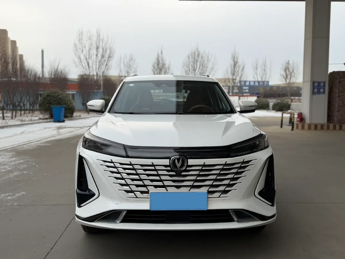 2023 ChangAn CS75 Plus 1.5T 188HP L4 8AT,autocango,china used car exporter,china ev exporter,chinese used car exporter,chinese used ev exporter