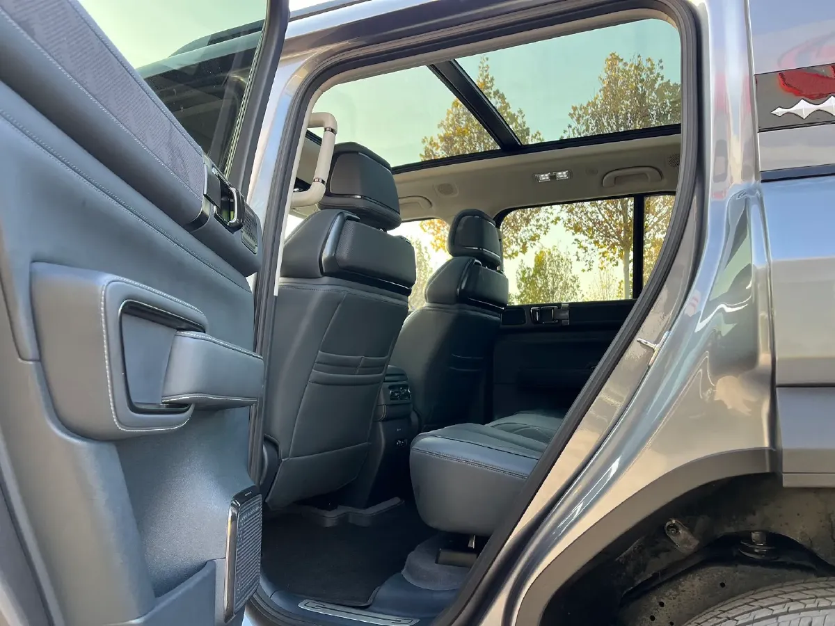 2023 FangChengBao Bao 5 1.5T 194HP L4 E-CVT PHEV 31.8KWH,autocango,china used car exporter,china ev exporter,chinese used car exporter,chinese used ev exporter