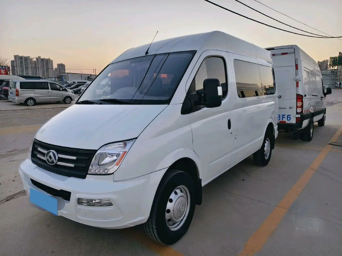 2021 MAXUS XinTu V80 2.0T 127HP L4 6MT
