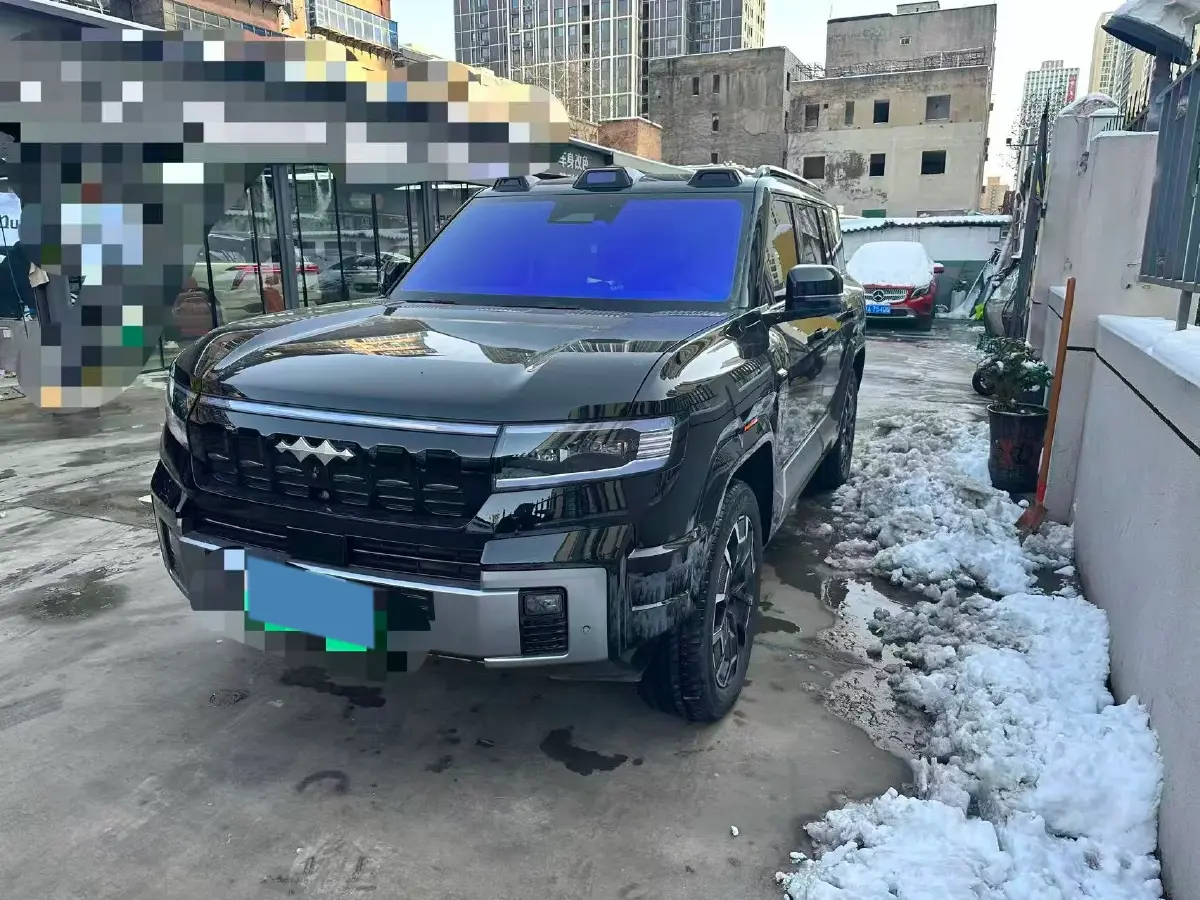 2025 FangChengBao Bao 8 2.0T 245HP L4 E-CVT PHEV 36.8KWH