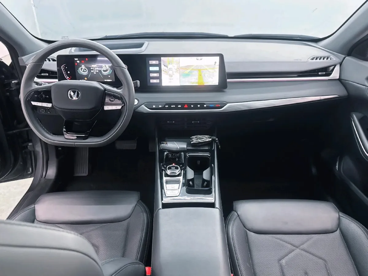 2023 ChangAn Raeton Plus 1.5T 188HP L4 7DCT,autocango,china used car exporter,china ev exporter,chinese used car exporter,chinese used ev exporter