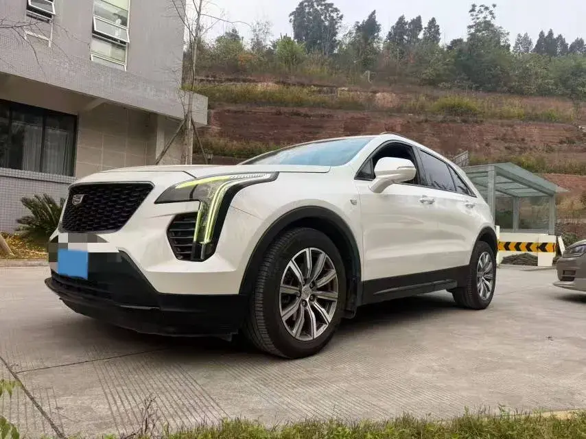 2020 Cadillac XT4 2.0T 241HP L4 9AT