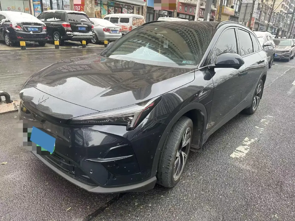 2024 HongQi H5 2.0T 224HP L4 8AT