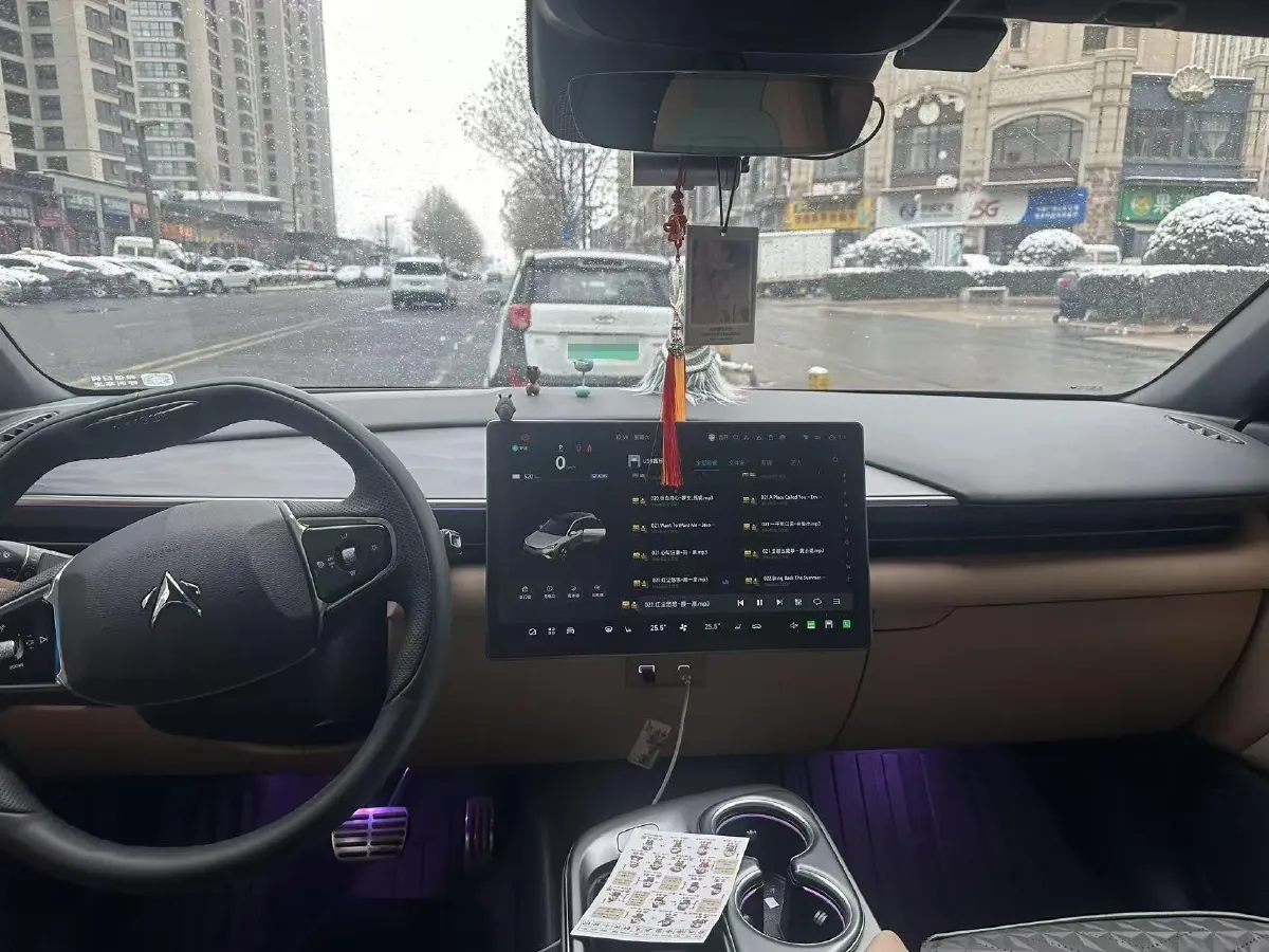 2024 HongQi H5 2.0T 224HP L4 8AT,autocango,china used car exporter,china ev exporter,chinese used car exporter,chinese used ev exporter