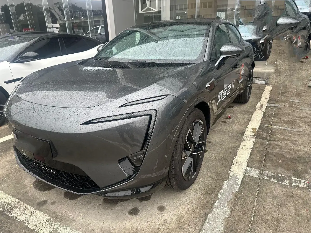 2025 Avatr 11 1.5T 156HP L4 REEV 39.05KWH