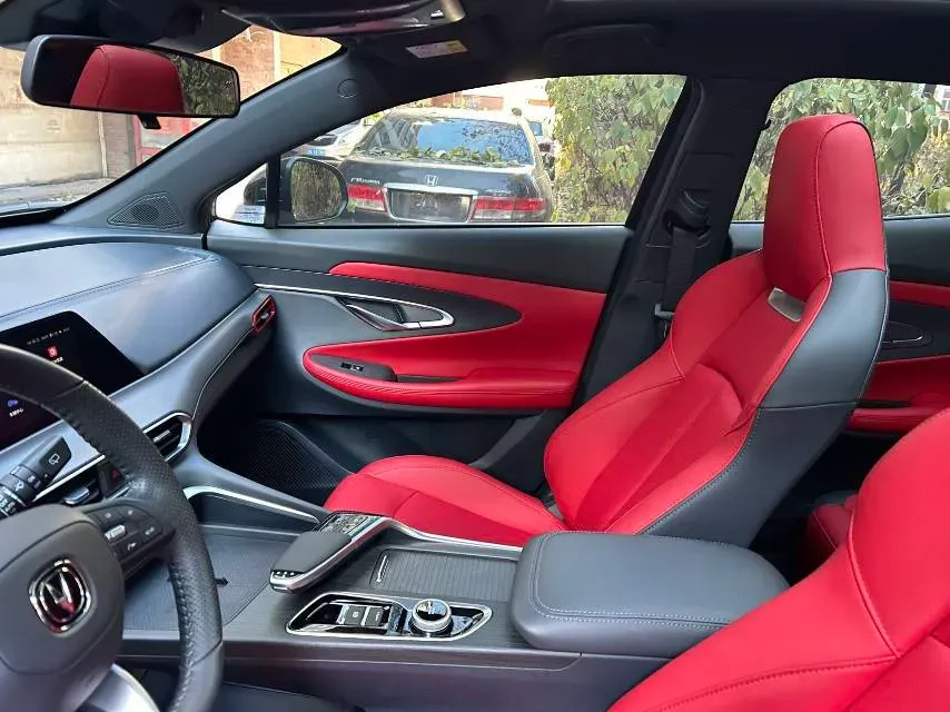 2021 ChangAn UNI-T 1.5T 180HP L4 7DCT,autocango,china used car exporter,china ev exporter,chinese used car exporter,chinese used ev exporter