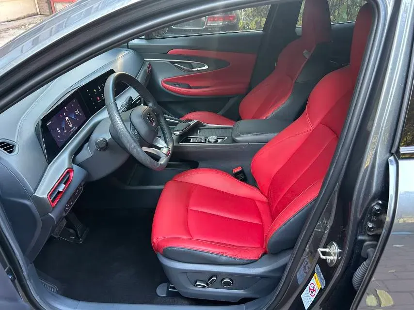 2021 ChangAn UNI-T 1.5T 180HP L4 7DCT,autocango,china used car exporter,china ev exporter,chinese used car exporter,chinese used ev exporter