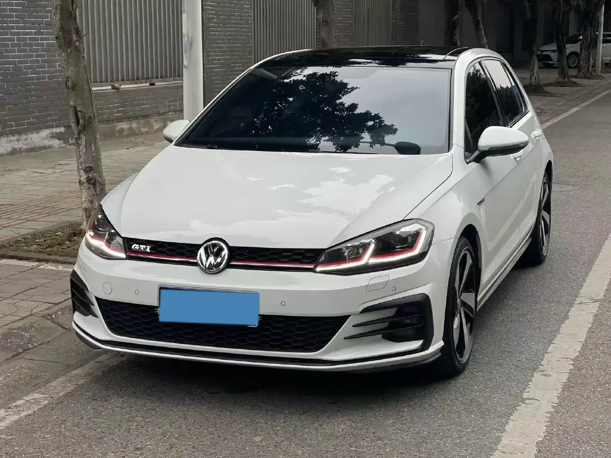 2018 Volkswagen GolfGTI 2.0T 220HP L4 7DCT 2018 Volkswagen GolfGTI 2.0T 220HP L4 7DCT
