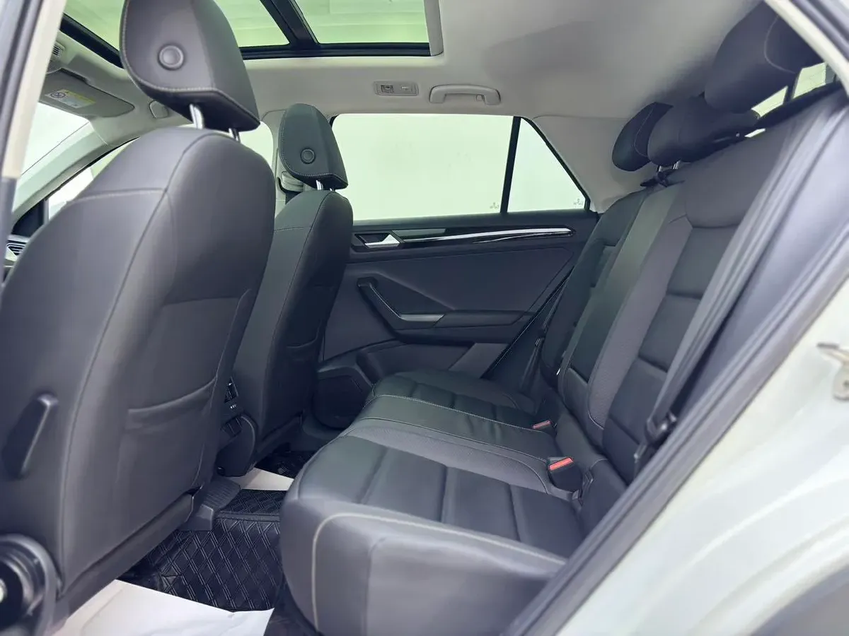 2021 Volkswagen T-Roc 1.4T 150HP L4 7DCT,autocango,china used car exporter,china ev exporter,chinese used car exporter,chinese used ev exporter