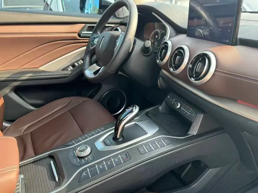 2018 WEY VV6 2.0T 197HP L4 7DCT,autocango,china used car exporter,china ev exporter,chinese used car exporter,chinese used ev exporter