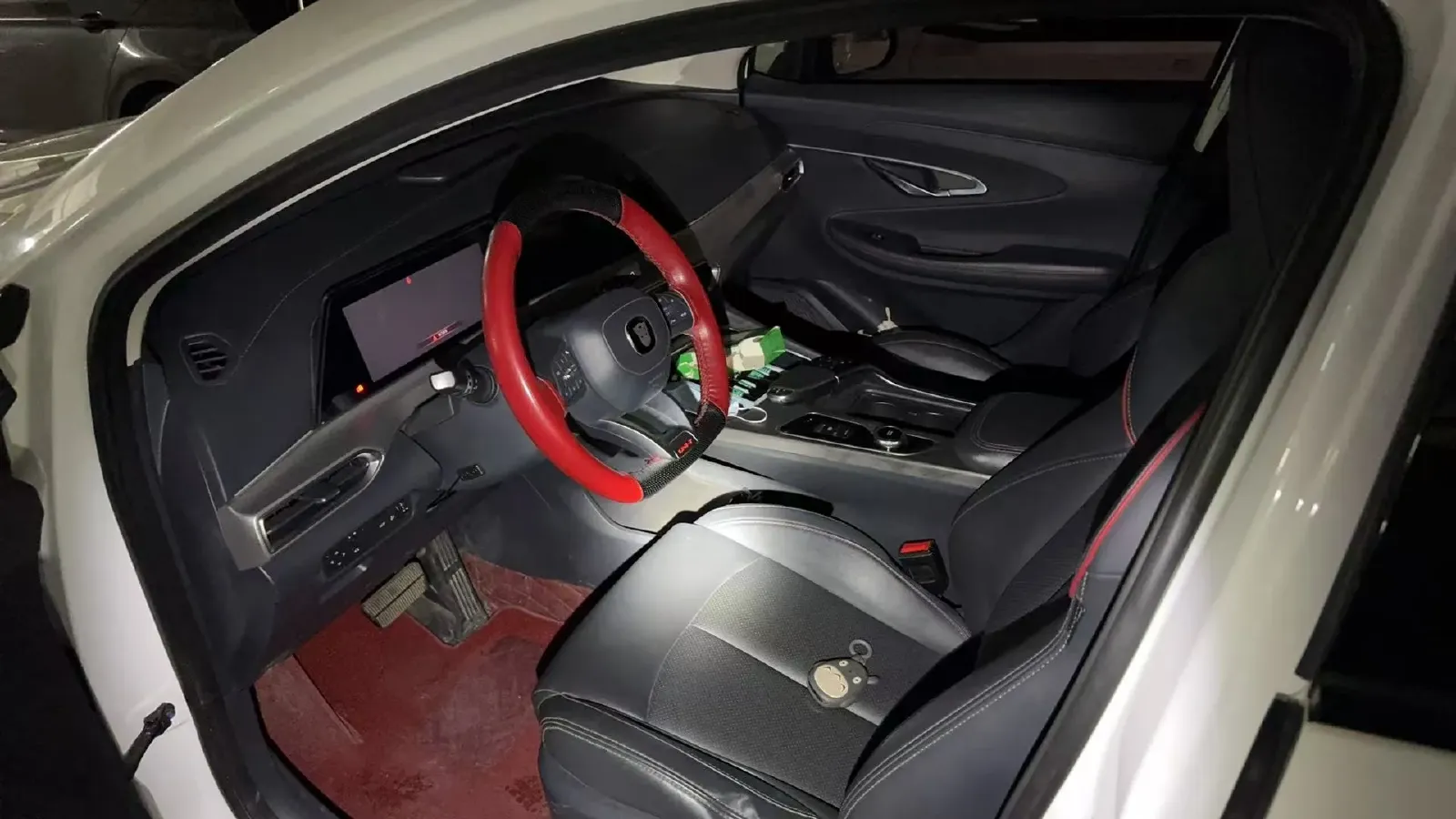 2021 ChangAn UNI-T 1.5T 180HP L4 7DCT,autocango,china used car exporter,china ev exporter,chinese used car exporter,chinese used ev exporter