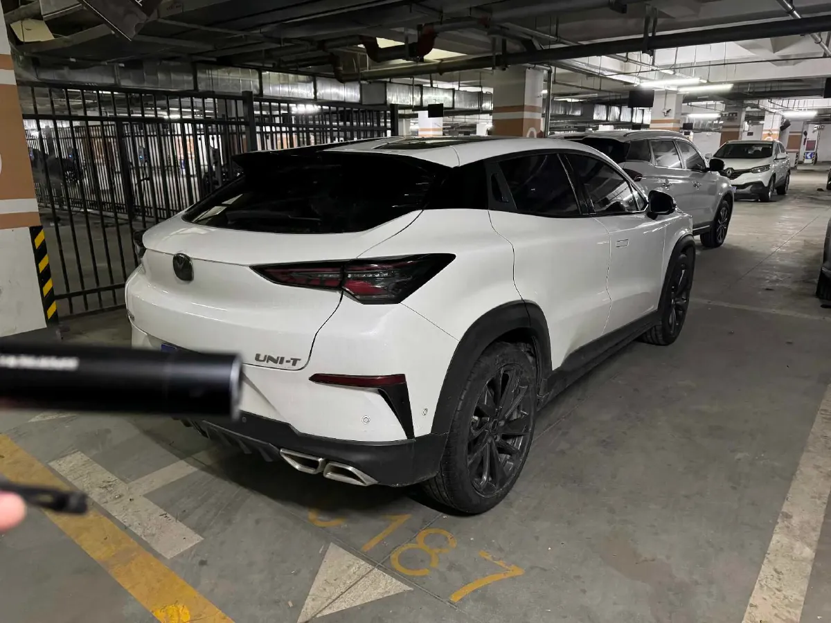 2021 ChangAn UNI-T 1.5T 180HP L4 7DCT,autocango,china used car exporter,china ev exporter,chinese used car exporter,chinese used ev exporter