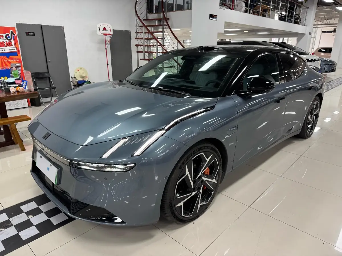 2025 Lexus NX 2.0L 169HP L4 CVT