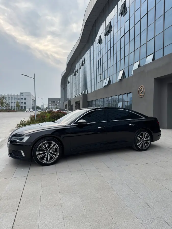 2021 Audi A6L 2.0T 224HP L4 7DCT