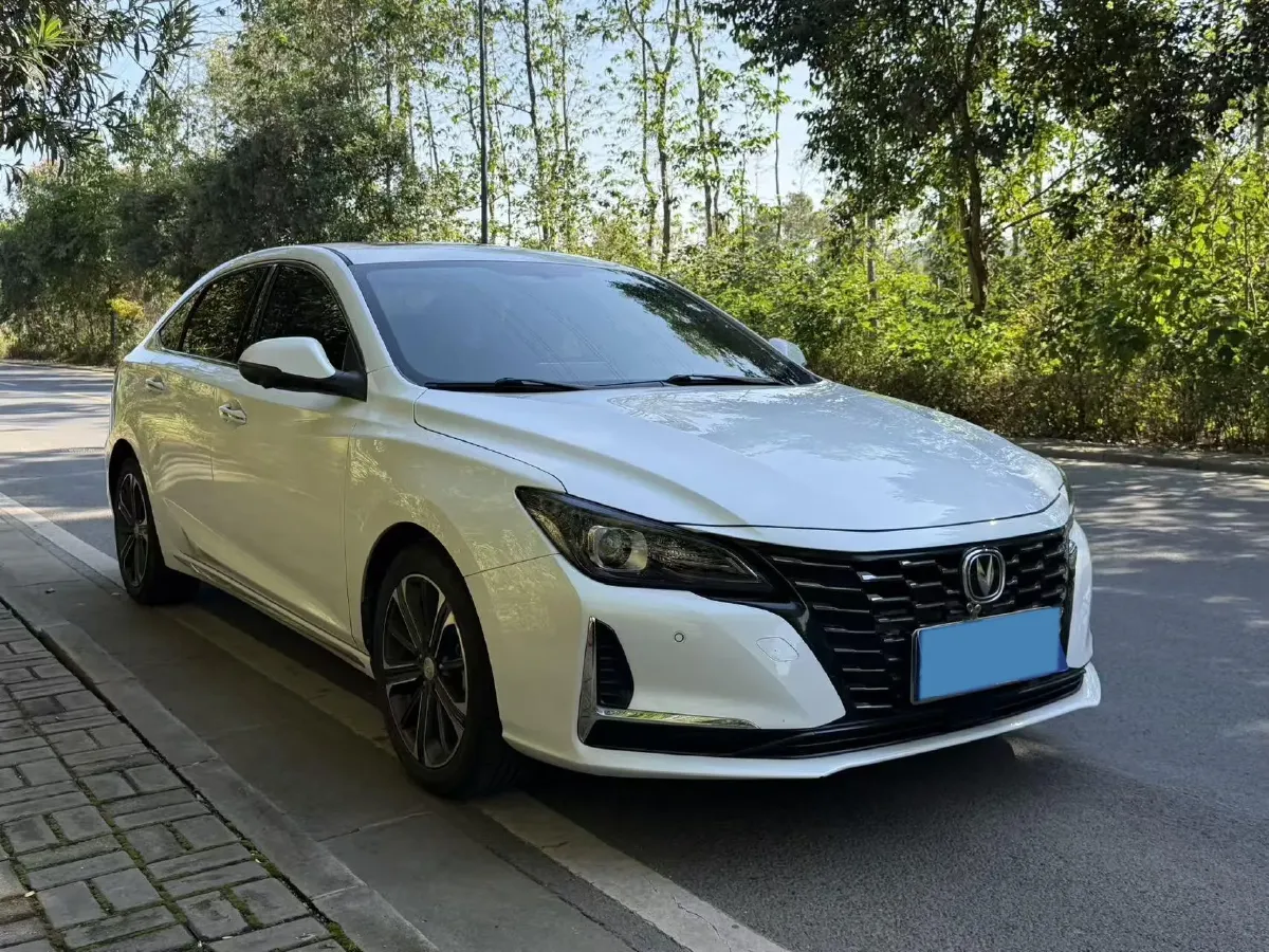 2022 ChangAn Raeton CC 1.5T 188HP L4 7DCT,autocango,china used car exporter,china ev exporter,chinese used car exporter,chinese used ev exporter