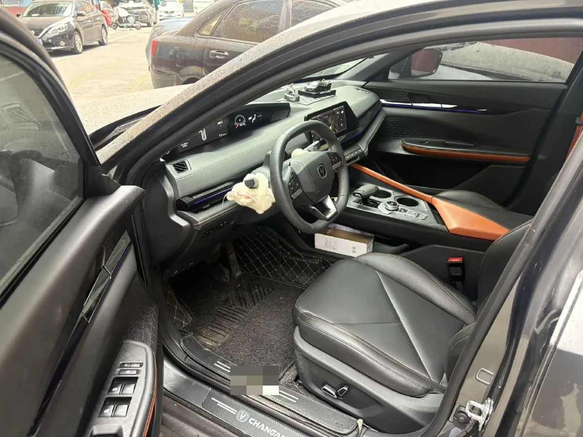 2022 ChangAn UNI-V 1.5T 188HP L4 7DCT,autocango,china used car exporter,china ev exporter,chinese used car exporter,chinese used ev exporter