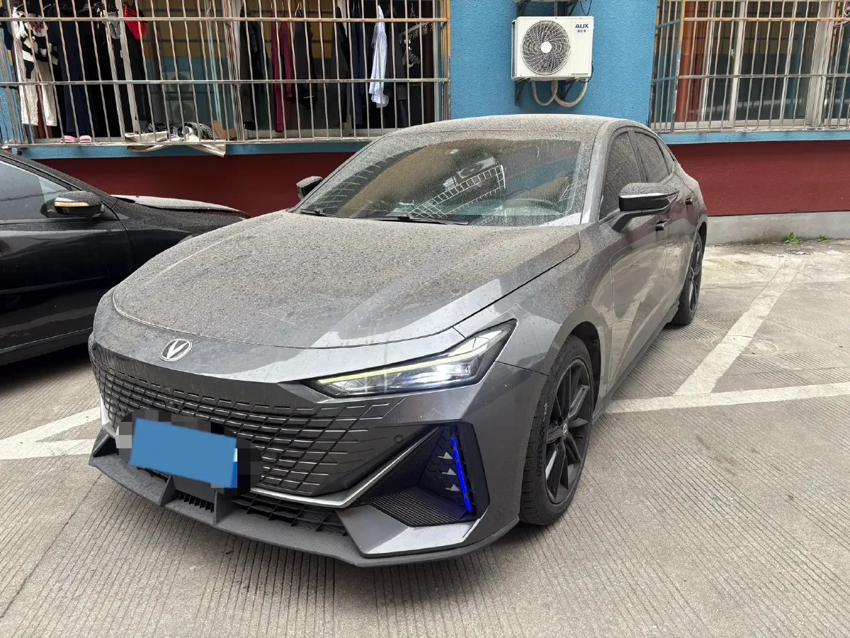 2022 ChangAn UNI-V 1.5T 188HP L4 7DCT,autocango,china used car exporter,china ev exporter,chinese used car exporter,chinese used ev exporter